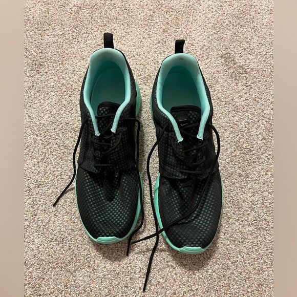 Nike Men’s Roshe Run Premium Green Glow Sneakers - Picture 2 of 7